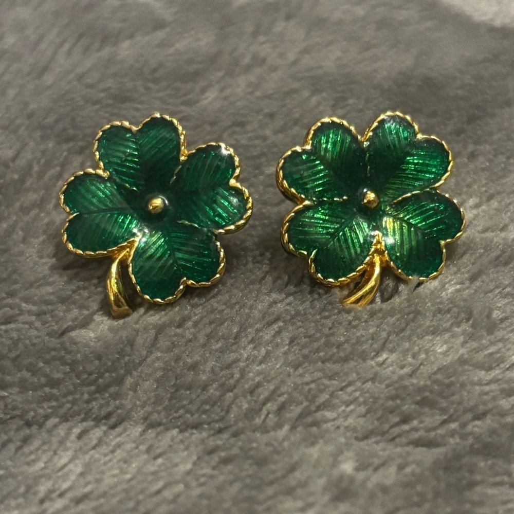 Vintage Avon Green Enamel Four Leaf Clover Earrings | Signed